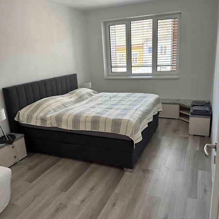 Soukromy Byt 2+Kk S Balkonem A Parkovanim Znojmo Zewnętrze zdjęcie