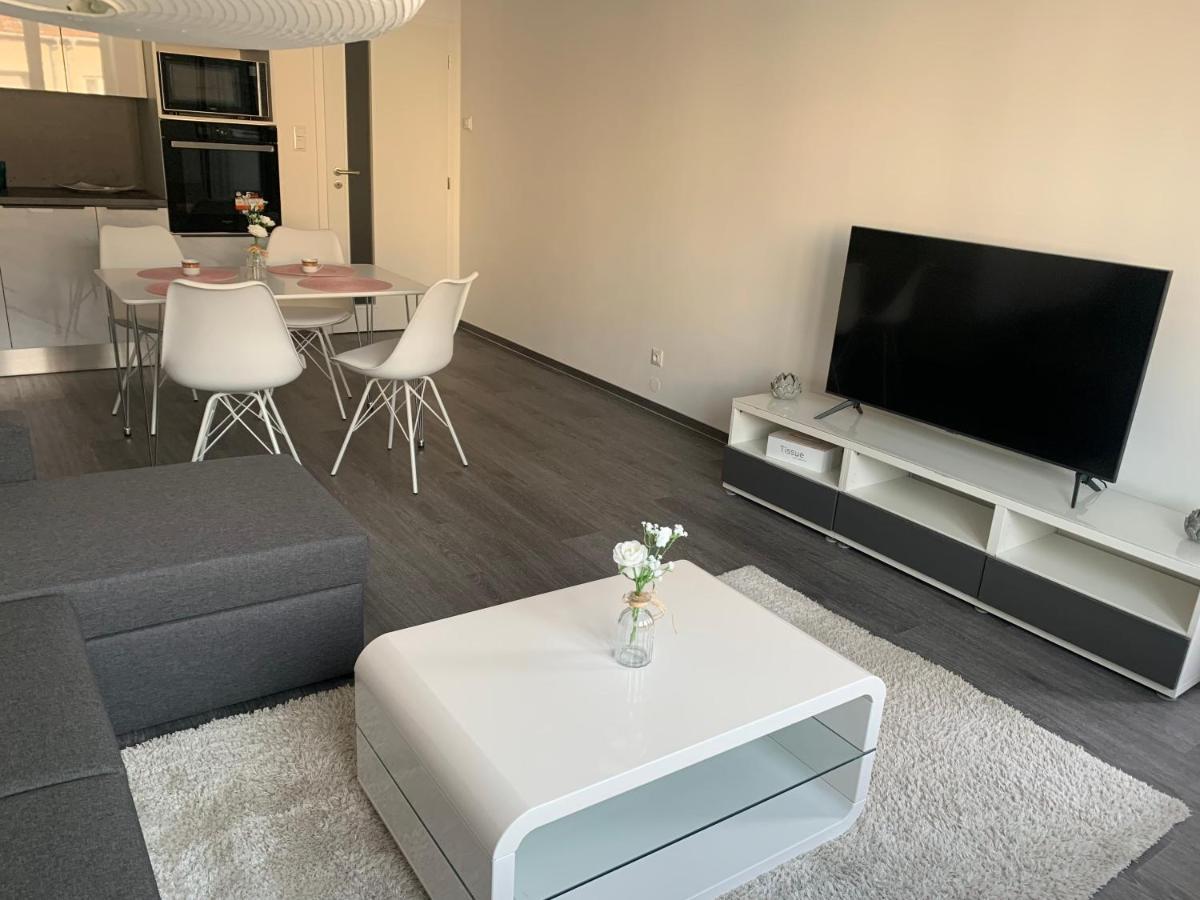 Soukromy Byt 2+Kk S Balkonem A Parkovanim Znojmo Zewnętrze zdjęcie