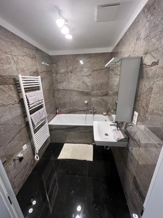Soukromy Byt 2+Kk S Balkonem A Parkovanim Znojmo Zewnętrze zdjęcie
