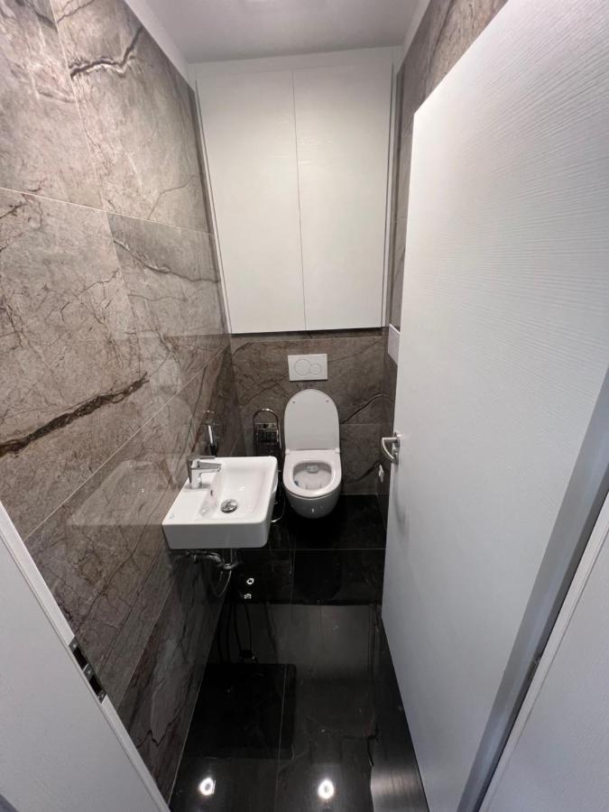 Soukromy Byt 2+Kk S Balkonem A Parkovanim Znojmo Zewnętrze zdjęcie