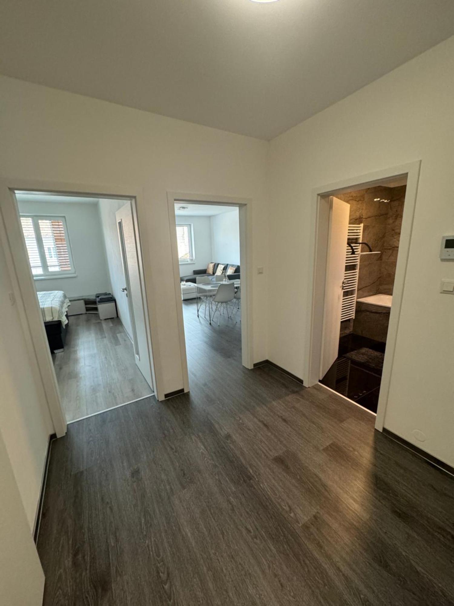 Soukromy Byt 2+Kk S Balkonem A Parkovanim Znojmo Zewnętrze zdjęcie